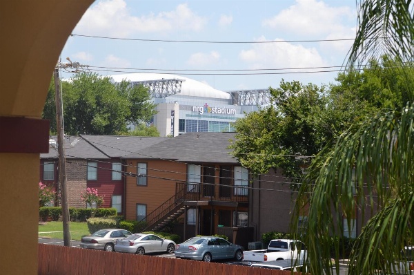 Sterling Inn and Suites at Reliant and Medical Center Houston image 11