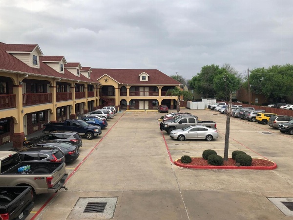 Sterling Inn and Suites at Reliant and Medical Center Houston image 2