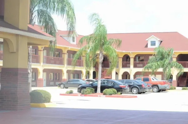 Sterling Inn and Suites at Reliant and Medical Center Houston 10