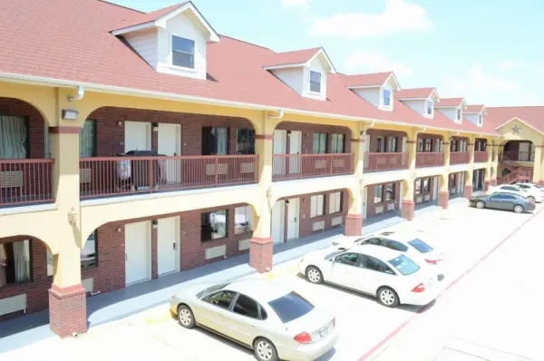 Sterling Inn and Suites at Reliant and Medical Center Houston 8